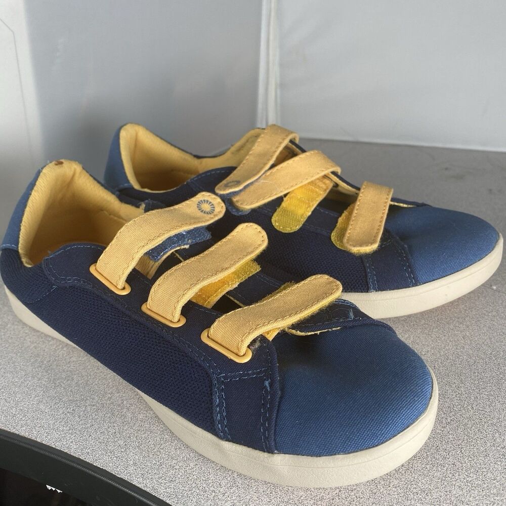UGG Alix Skater Shoes Women Size 6  Blue Yellow Strap Low Ankle